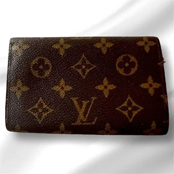 Louis Vuitton Monogram Porte-Monnaie Billets Tresor Wallet (authentic)